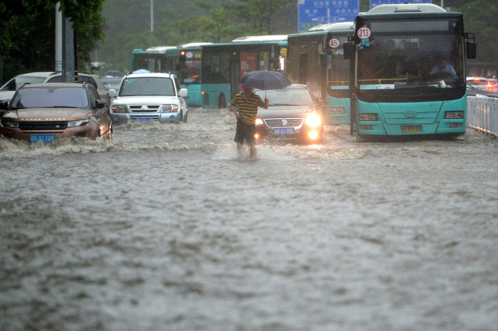 食品傳送帶廠家：廣東強(qiáng)降雨，你的快遞還好嗎